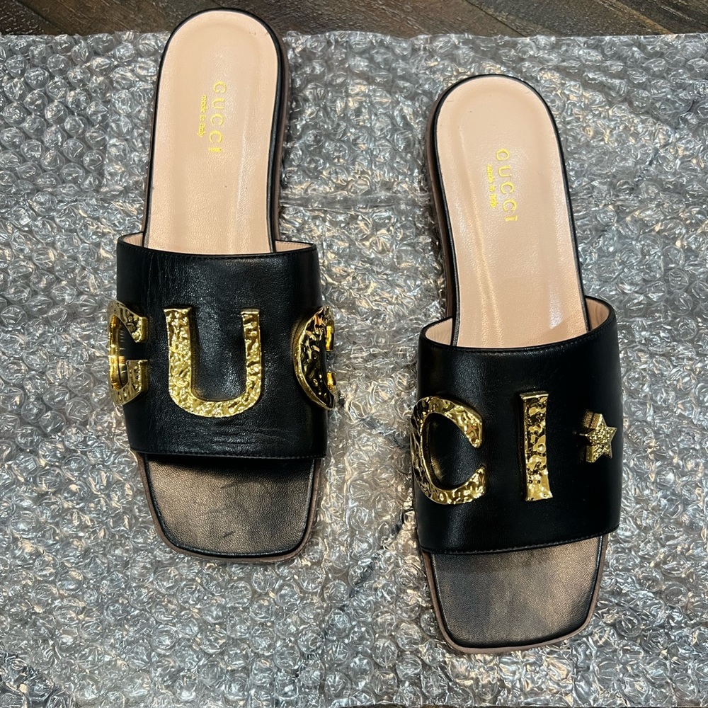 ❌SOLD❌Gucci cara logo slide
